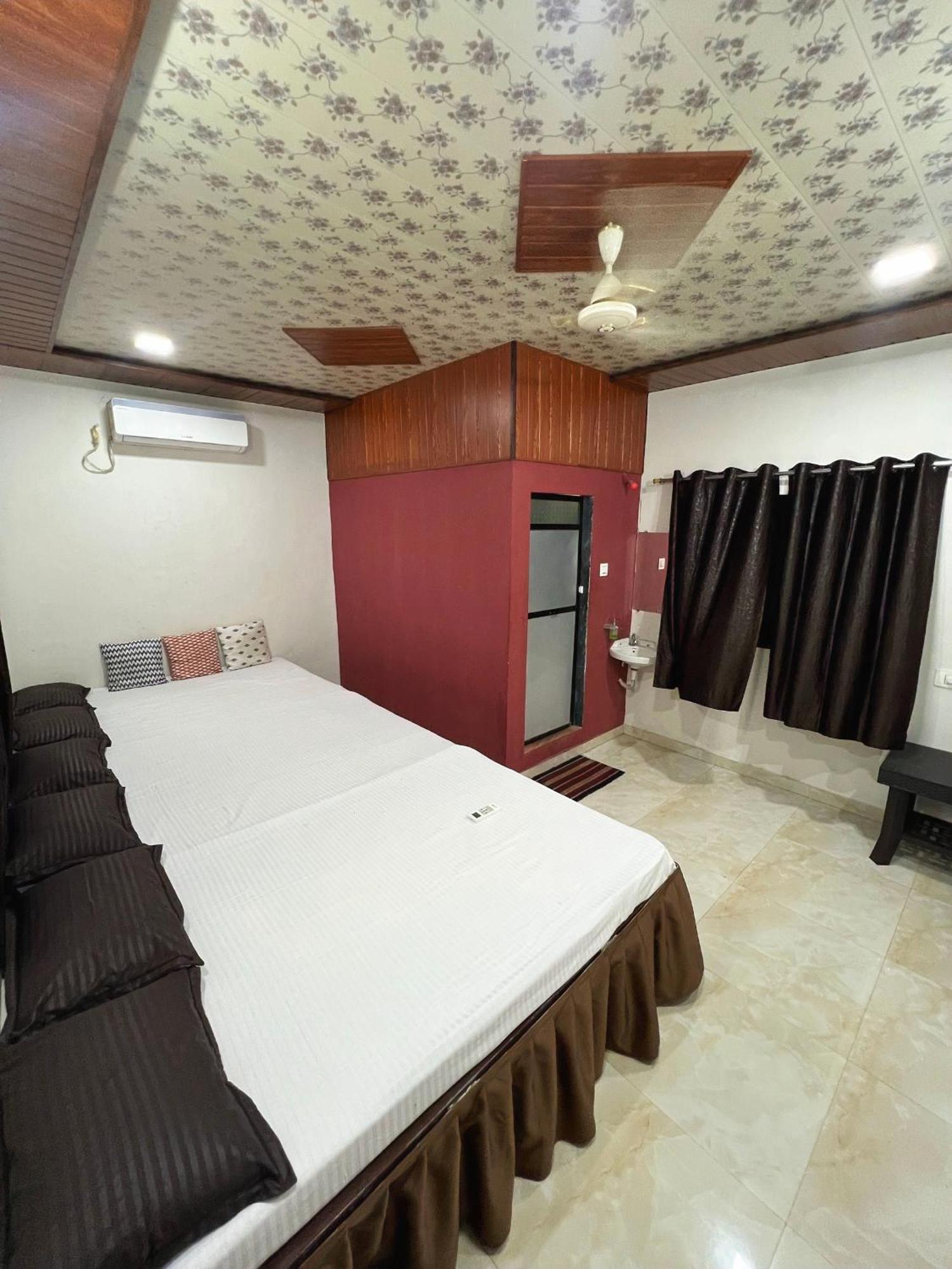 Karjat Ap Resort Bagian luar foto