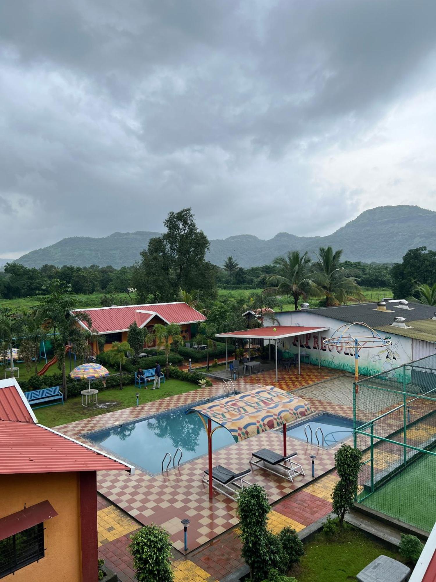 Karjat Ap Resort Bagian luar foto